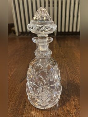 VINTAGE Cut Crystal Decanter I with Ring Neck and Mushroom Stopper